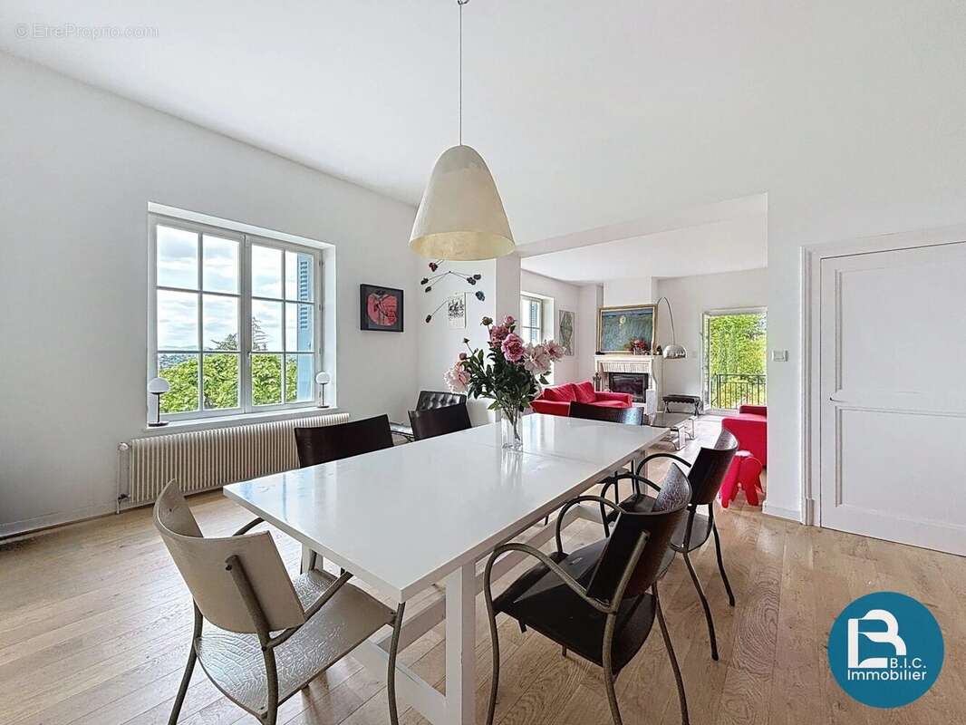 Maison à SAINT-DIDIER-AU-MONT-D'OR