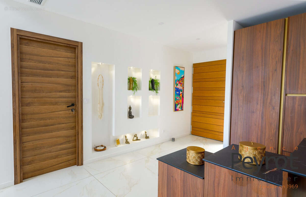 Maison 150 m² à Sainte-Marie  - photo 4