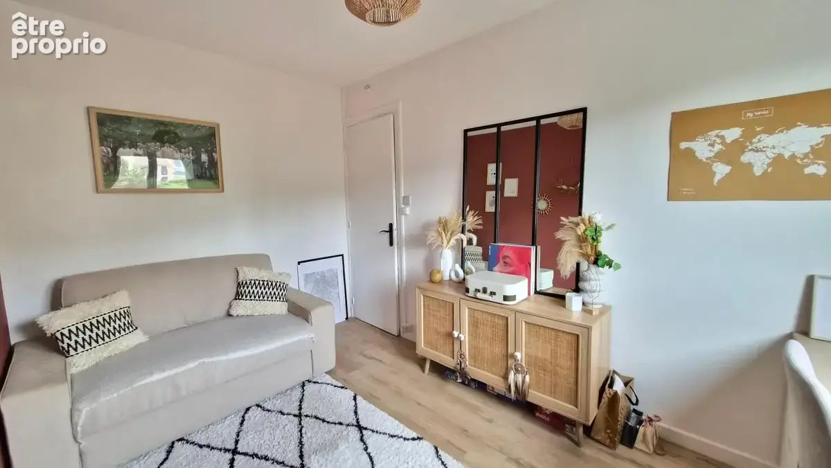T4 rénové de 69.14 m², dernier étage, balcon, caves, parking - photo 13