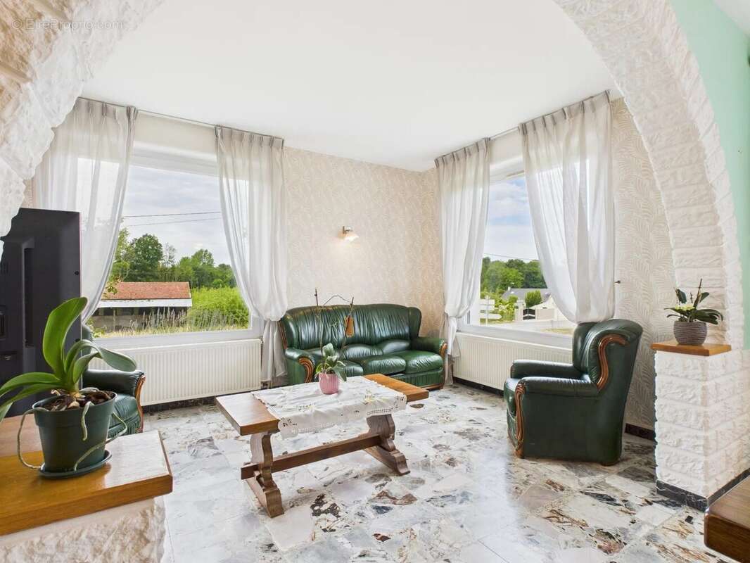 Maison à SAINT-LOUP-DE-BUFFIGNY