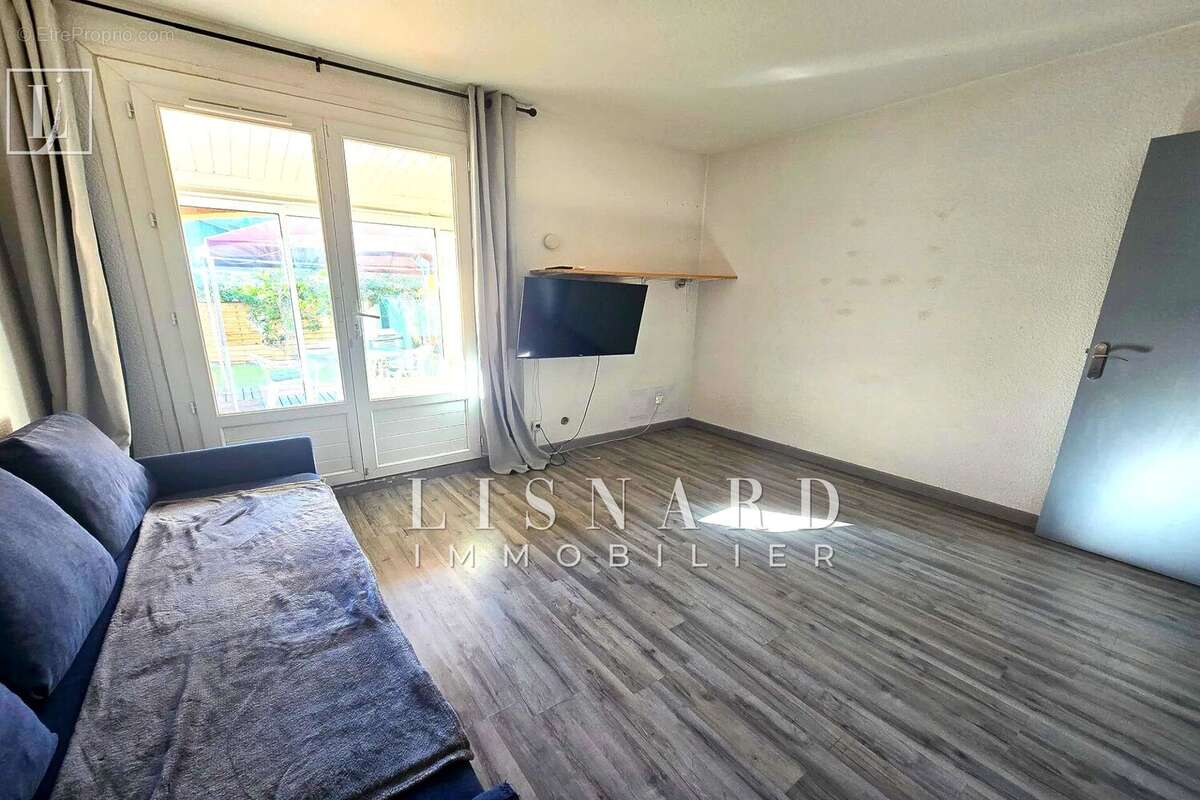 Appartement à VALLAURIS