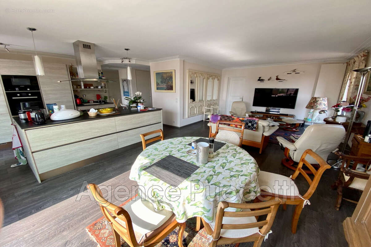 Appartement à VENCE