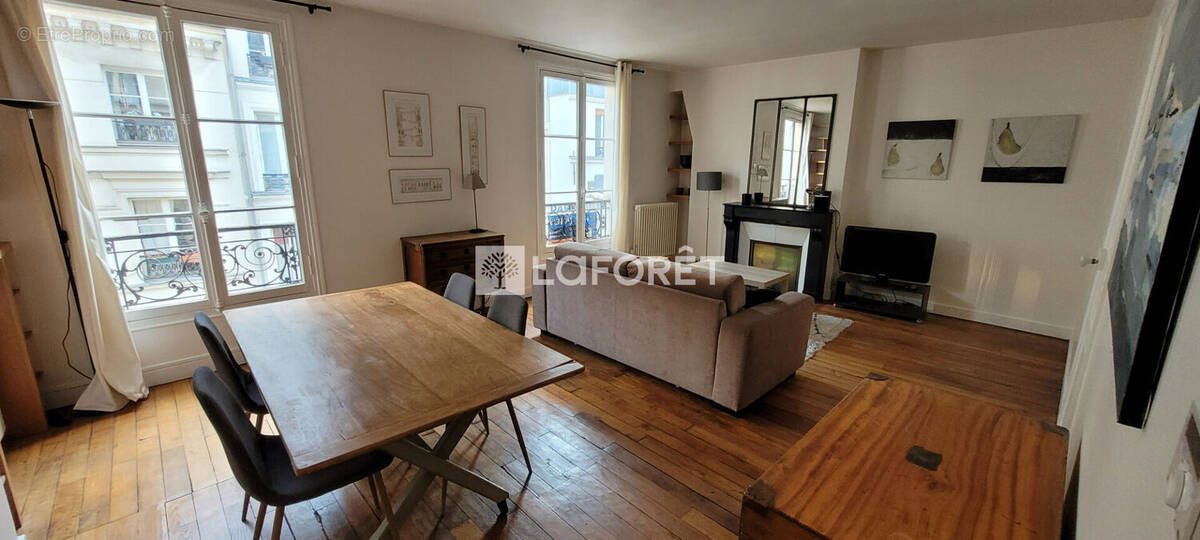 Appartement à PARIS-2E