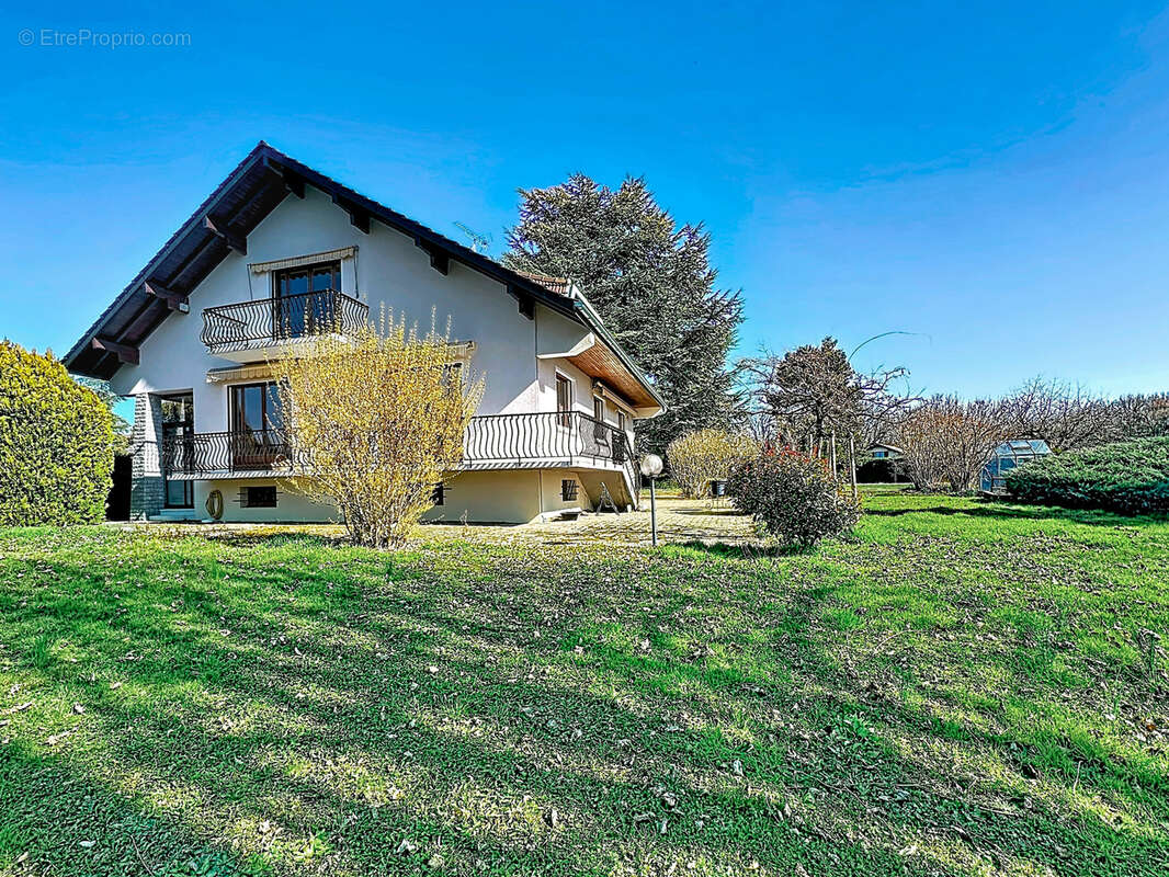 Maison à CHENS-SUR-LEMAN