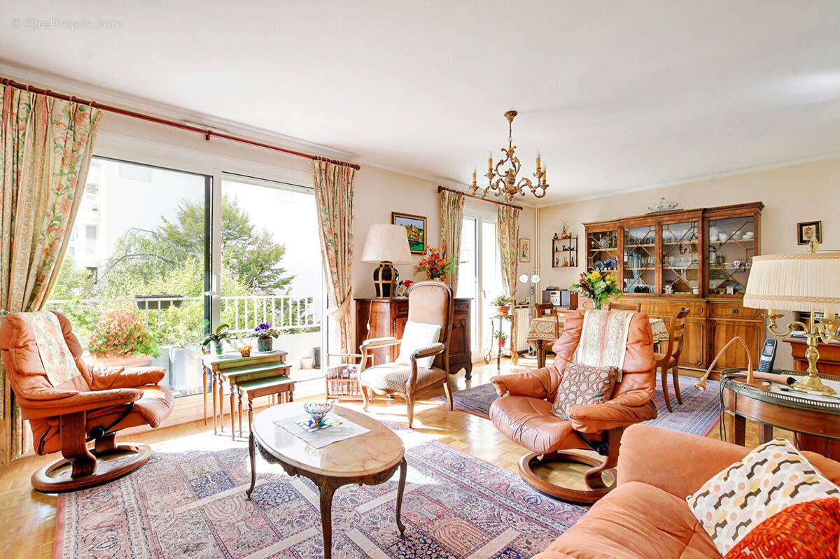 Appartement à PARIS-19E