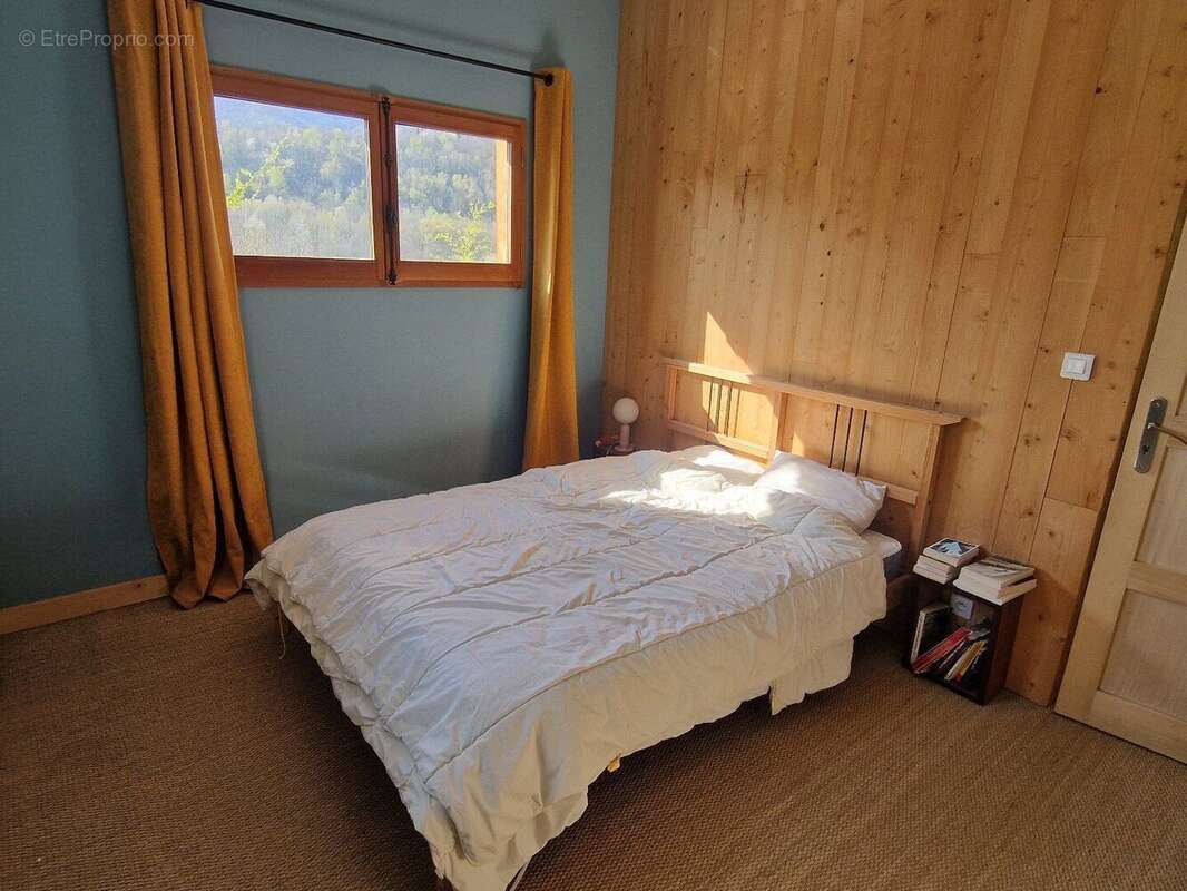 Maison de caractère avec gîte et dépendance - photo 15