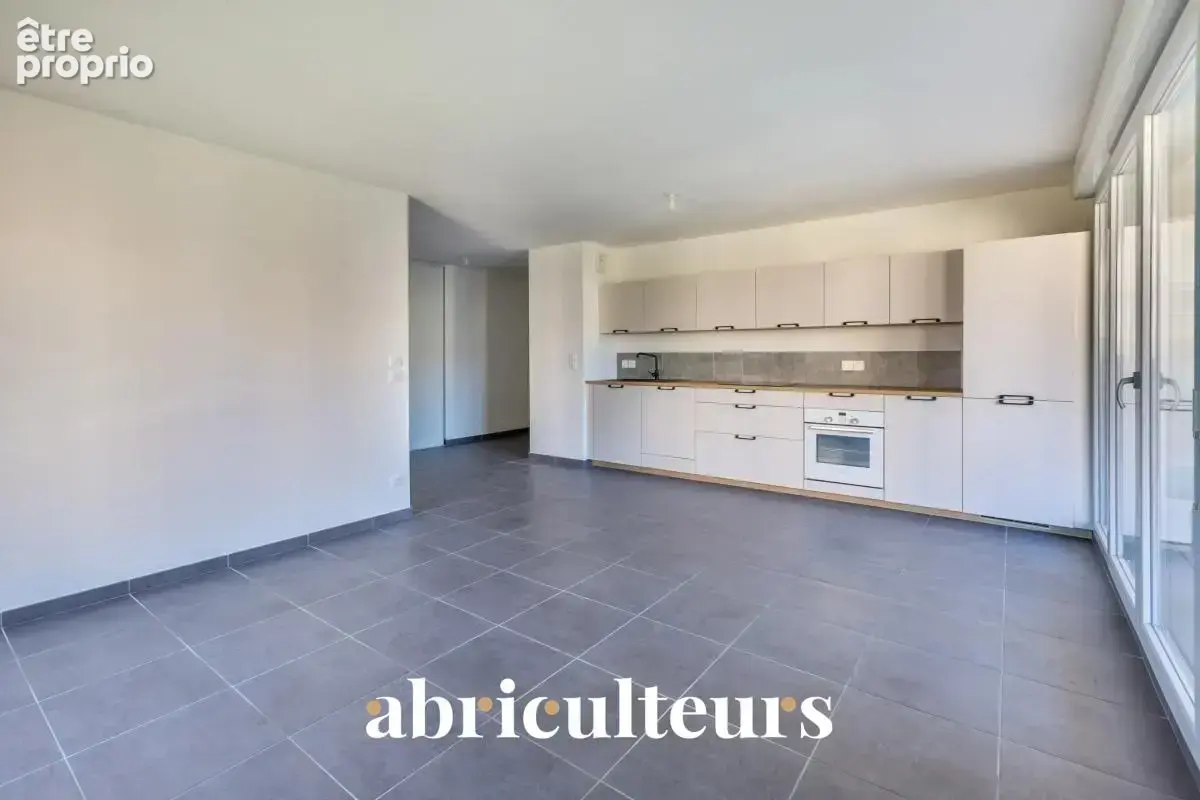 Appartement spacieux avec grand balcon,en vente à Vénissieux Paul Bert (69200) - photo 19
