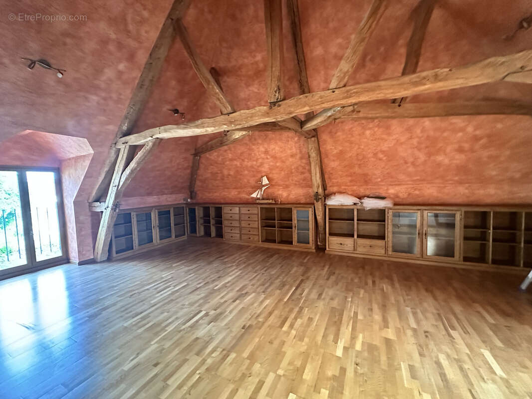 Maison à LA CHAPELLE-SAINT-LUC