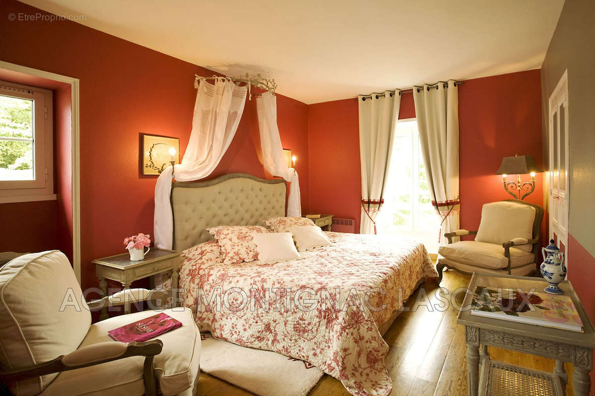 Commerce à MONTIGNAC