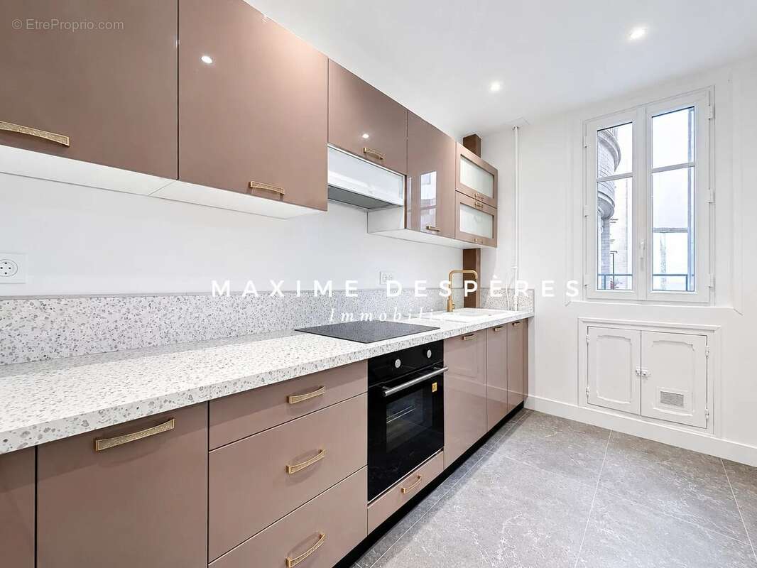 Appartement à PARIS-11E