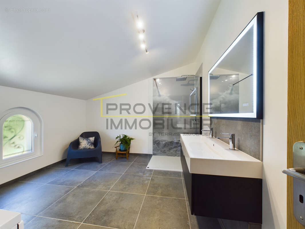 Grande maison avec 7 chambres à vendre à Montélimar - photo 15
