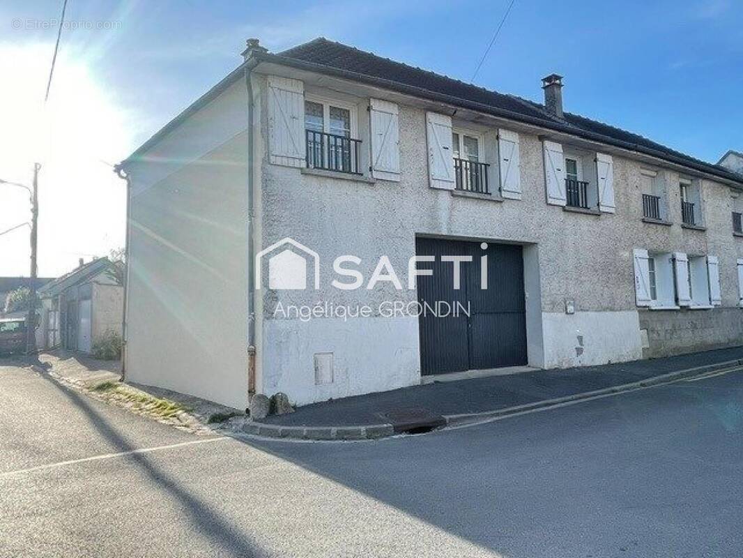 Photo 1 - Maison à SILLY-LE-LONG