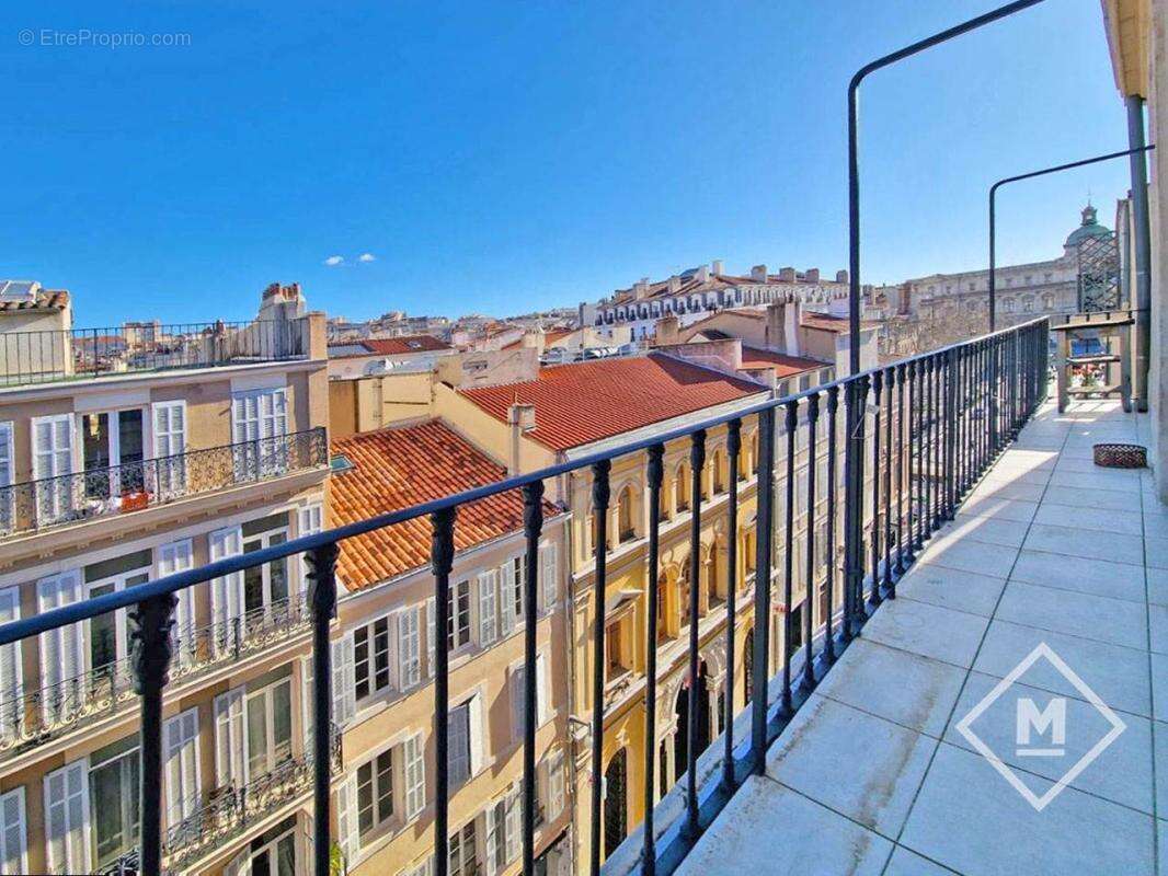 Appartement à MARSEILLE-6E