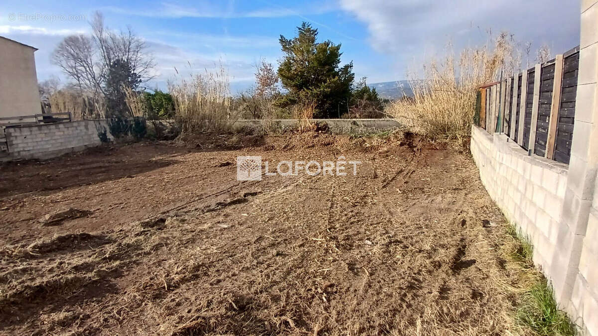 Terrain à CHARLEVAL