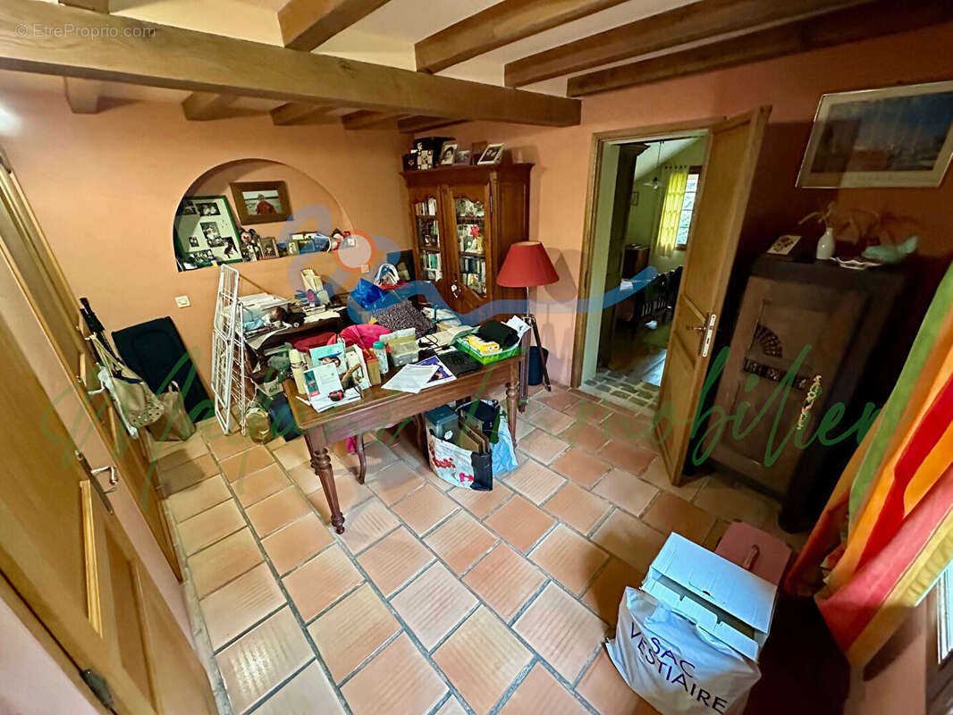 Maison à SAINTE-GENEVIEVE-LES-GASNY