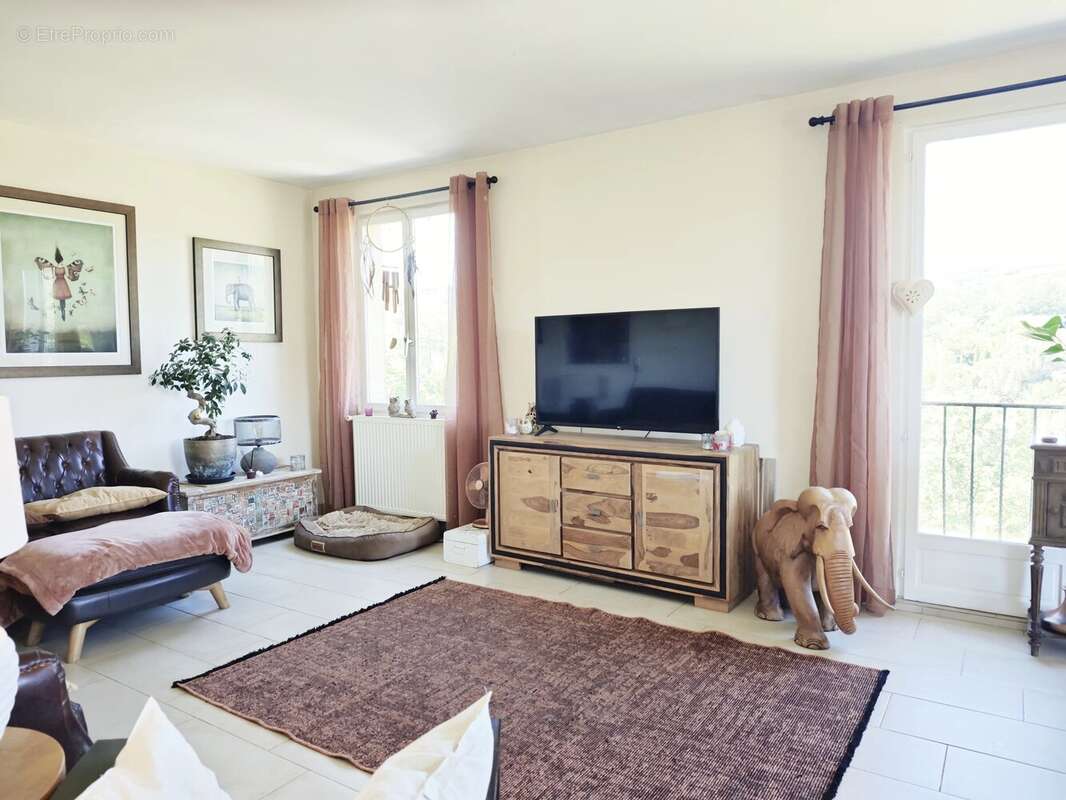 Superb maison sur un grand terrain avec vues imprenables - photo 2