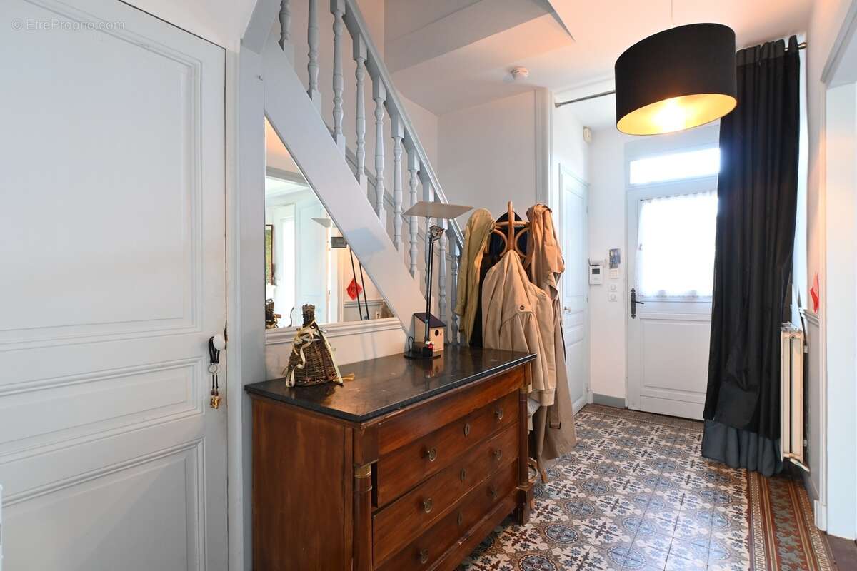 Propriété Maison - Bureau - Parkings CONFLANS SAINTE HONORINE (78) - photo 5