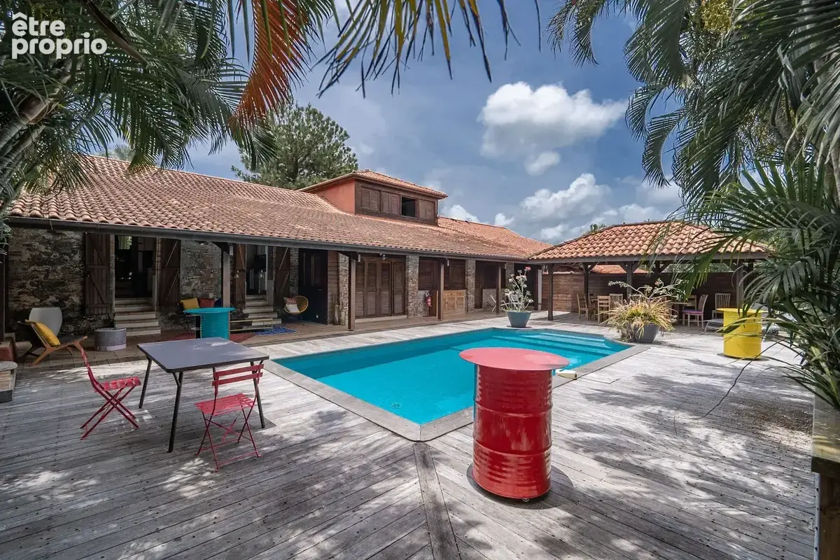 Maison à LES TROIS-ILETS