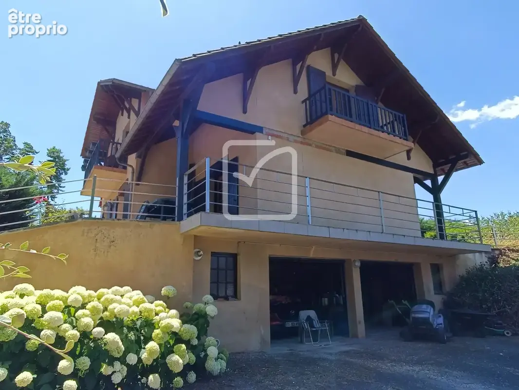 Elégante maison dans un beau cadre de vie. - photo 2