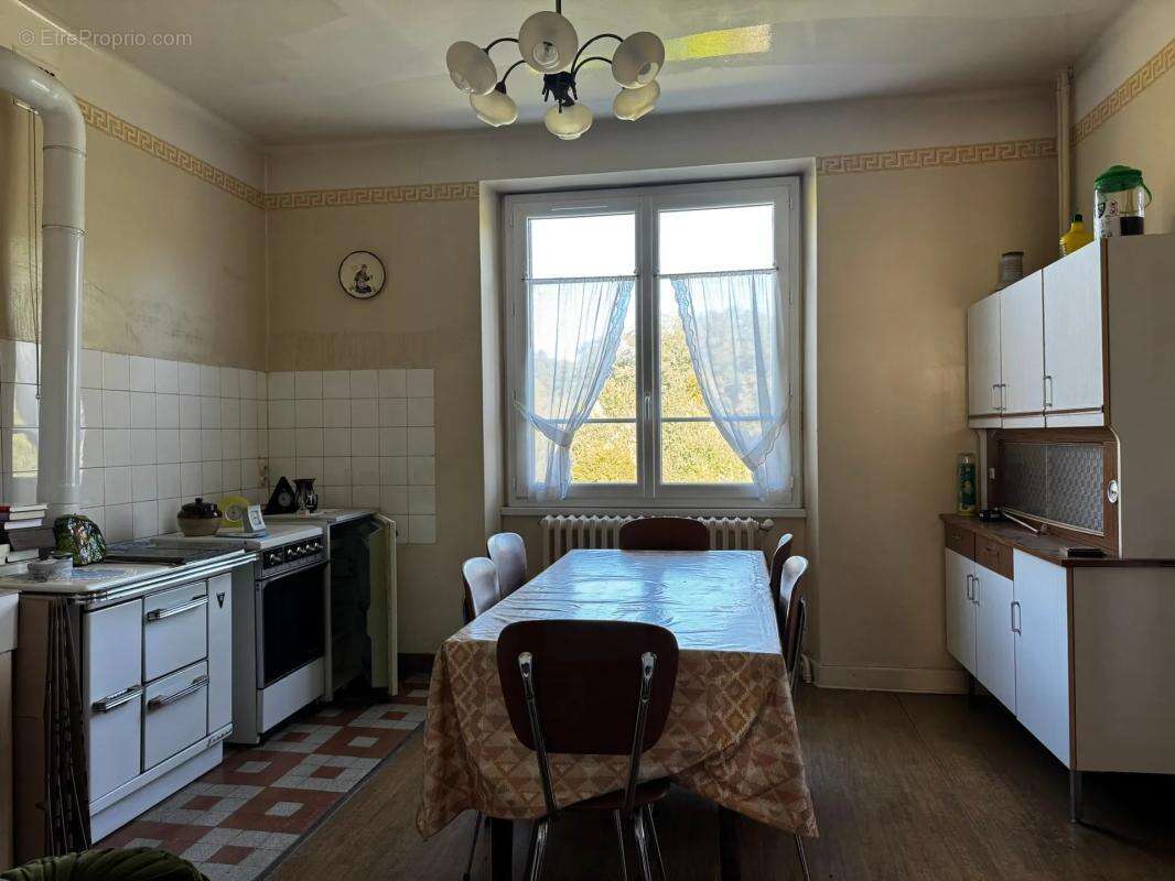 Maison à CORREZE