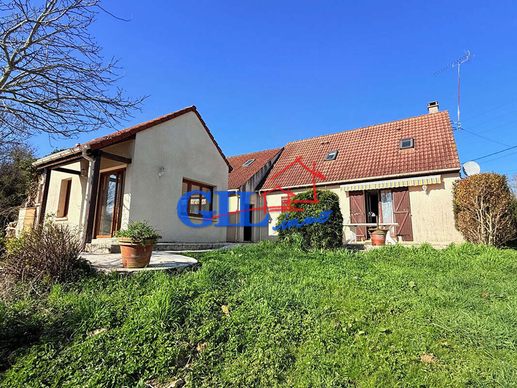 Maison à OZOUER-LE-VOULGIS