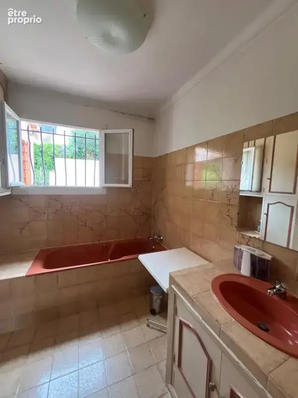A vendre maison 6 pieces 83240 cavalaire sur mer - photo 12