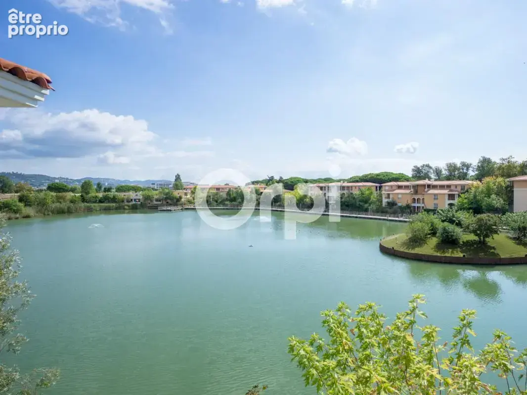 T2 - 40 m2 - piscine et lac privé - photo 7