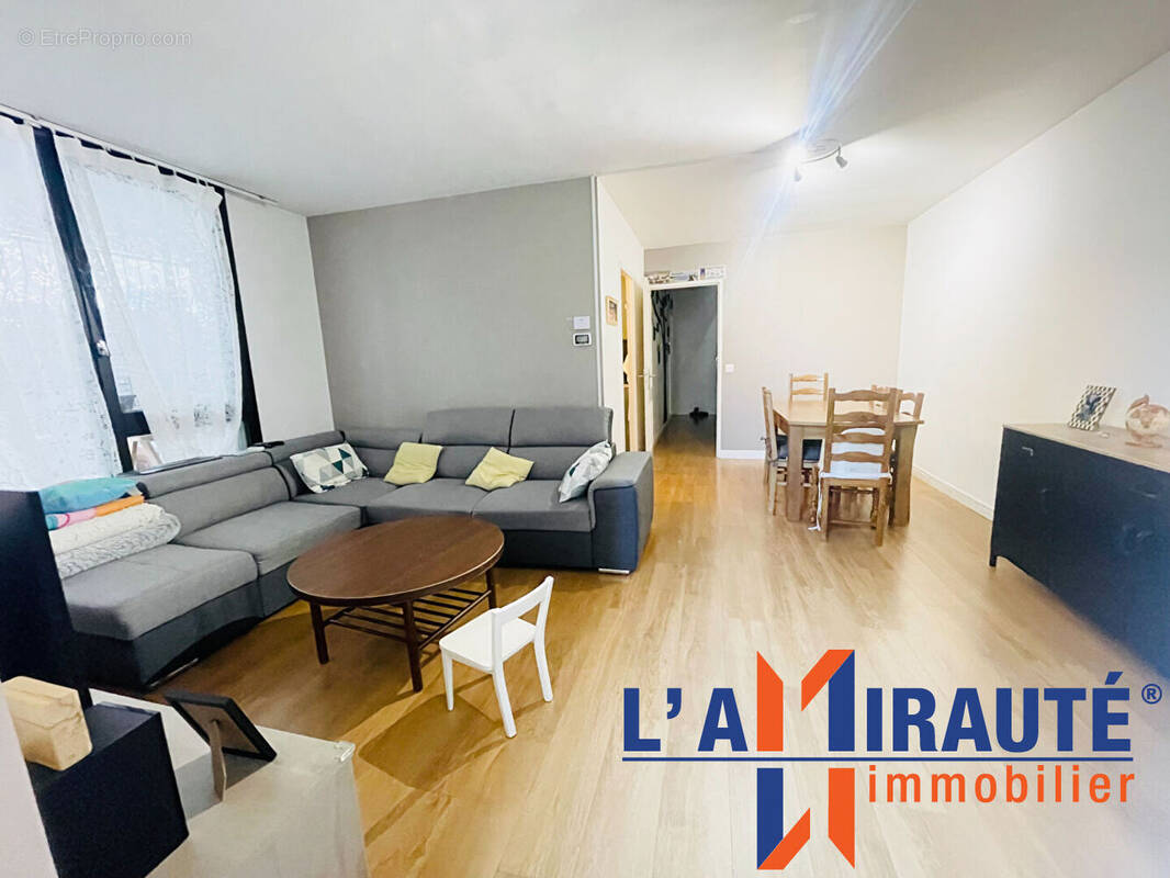 Appartement à SARTROUVILLE