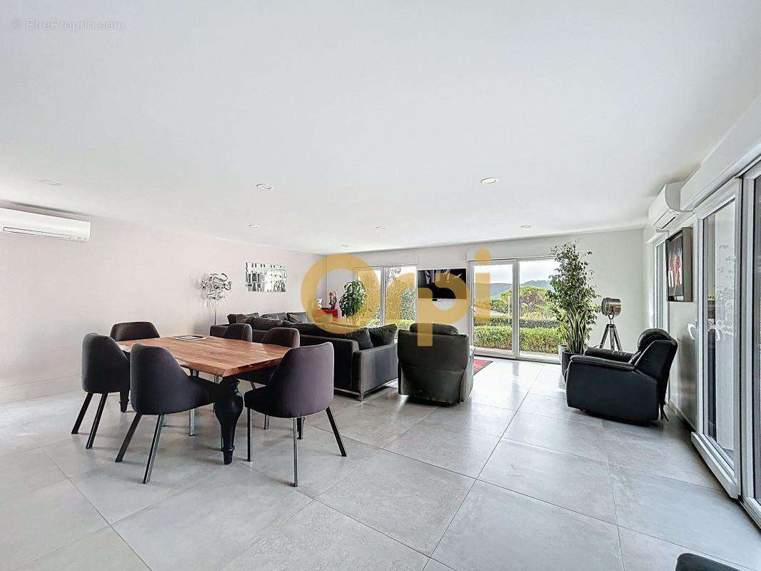 Maison à BAGNOLS-EN-FORET