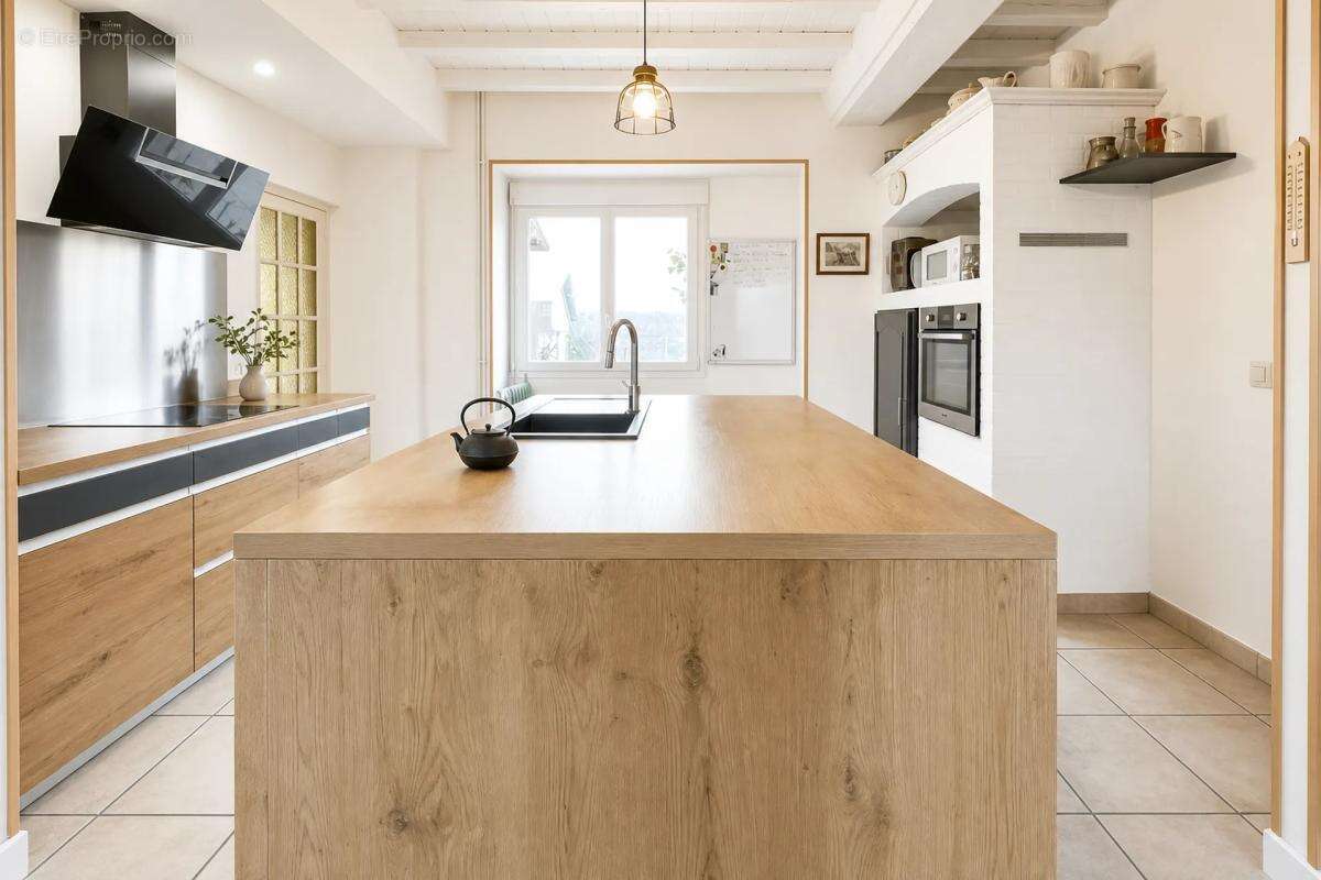 Maison rénovée 230 m² à Fyé - photo 7