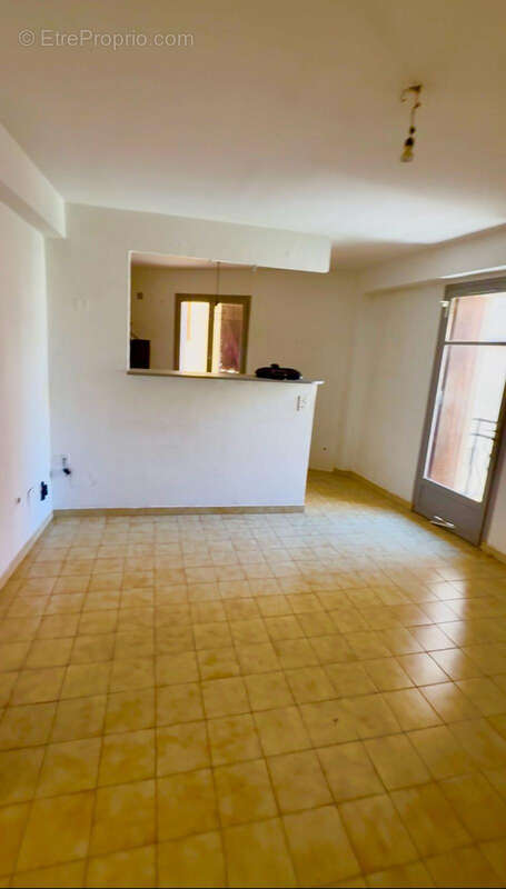 Maison à SAINT-LAURENT-DU-VAR