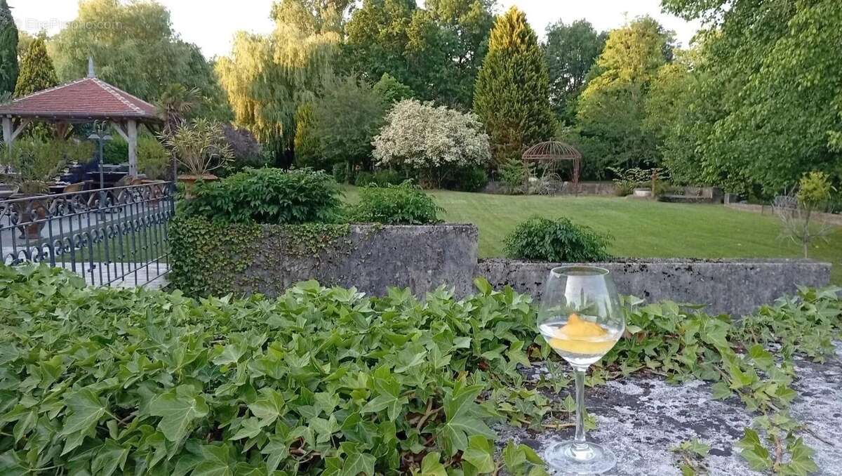 Maison à SAINT-AULAYE