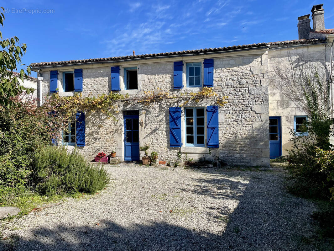 Maison à CRAZANNES