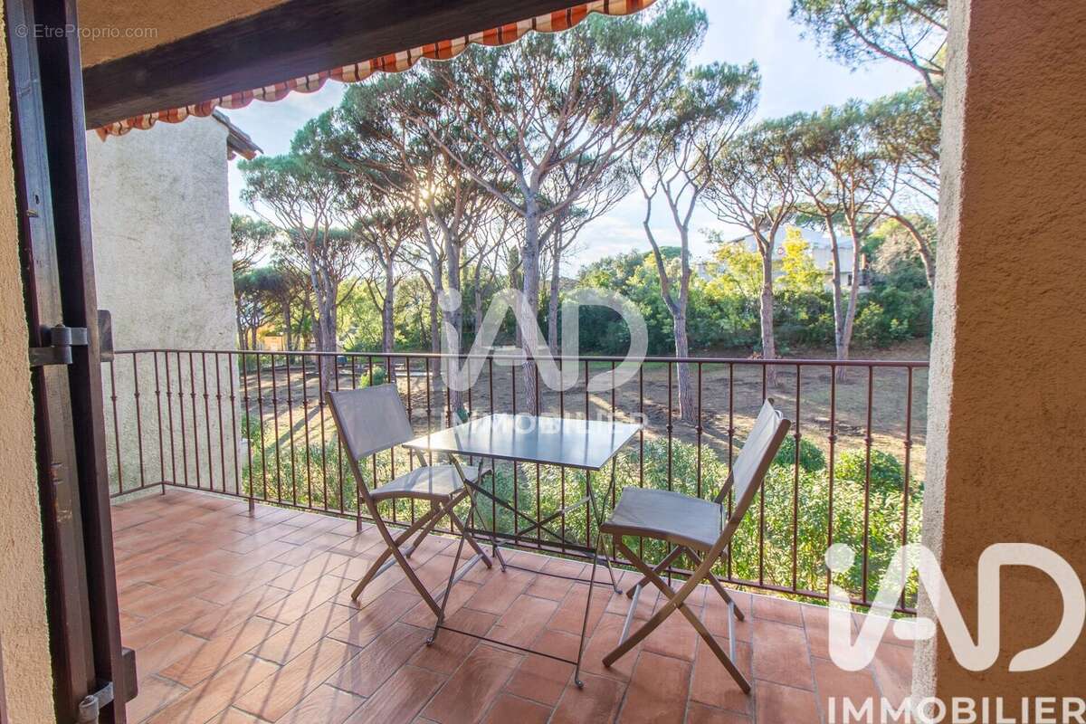 Photo 2 - Appartement à ROQUEBRUNE-SUR-ARGENS