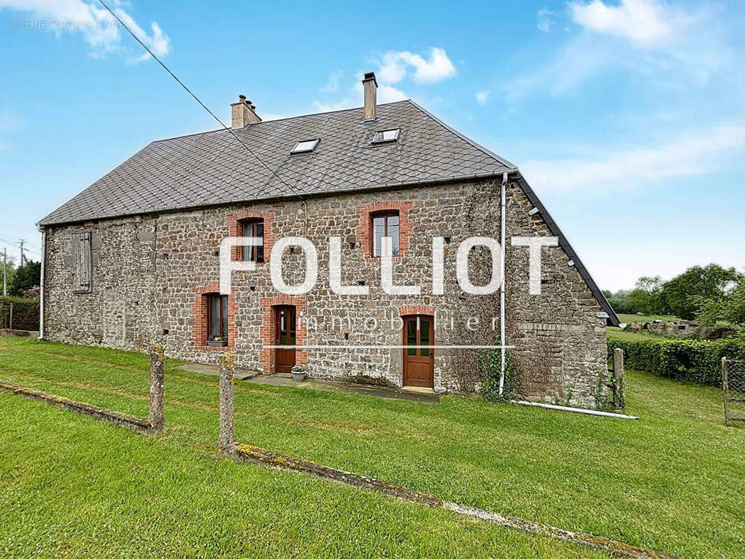 Maison à TESSY-SUR-VIRE