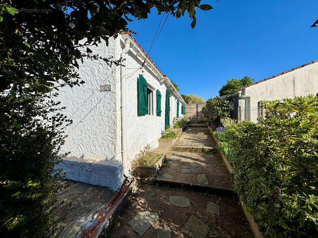 Maison à COMMEQUIERS