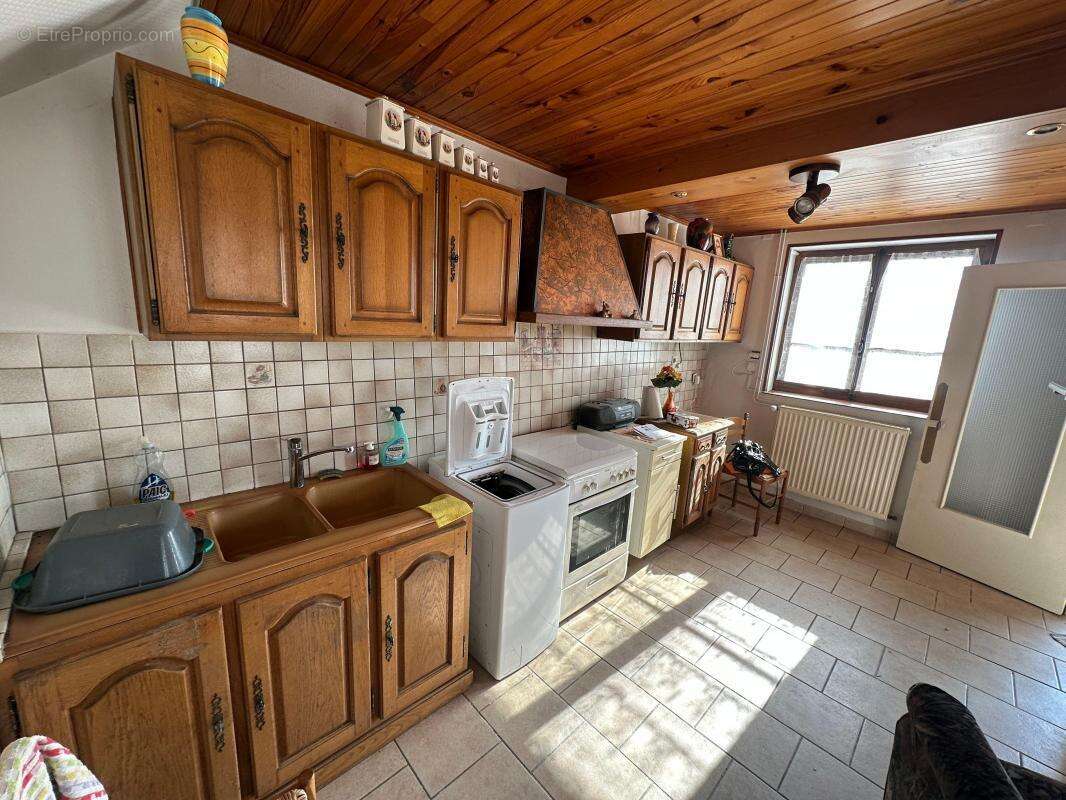 Maison à LA BATIE-MONTGASCON