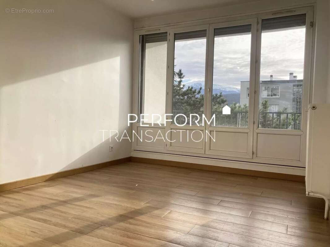 Appartement à ECHIROLLES