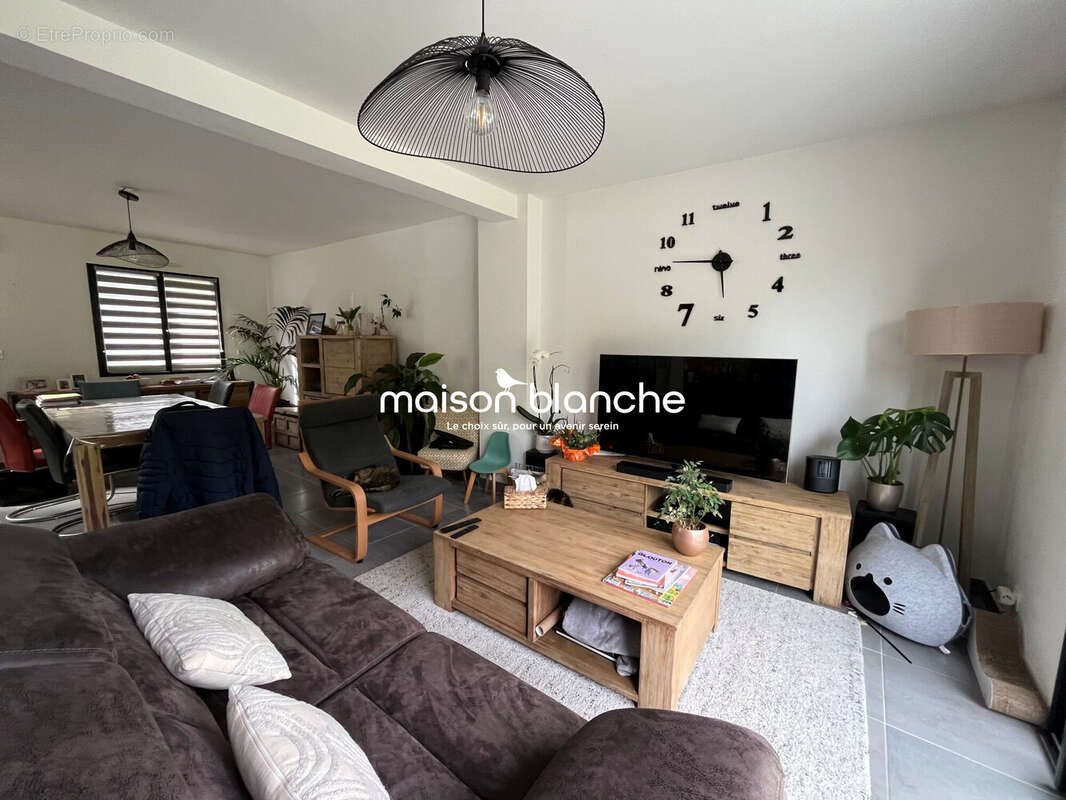 Maison à MONTREUIL-JUIGNE