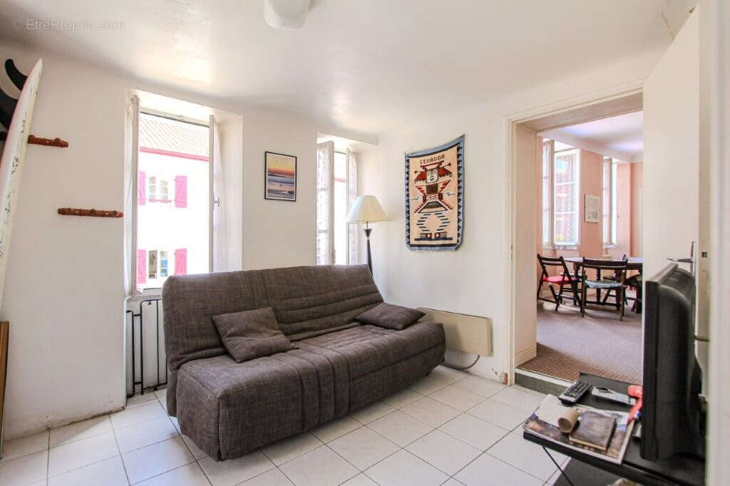 Plein coeur de bidart appartement lumineux a renover proche plage / aperçu océan - photo 6