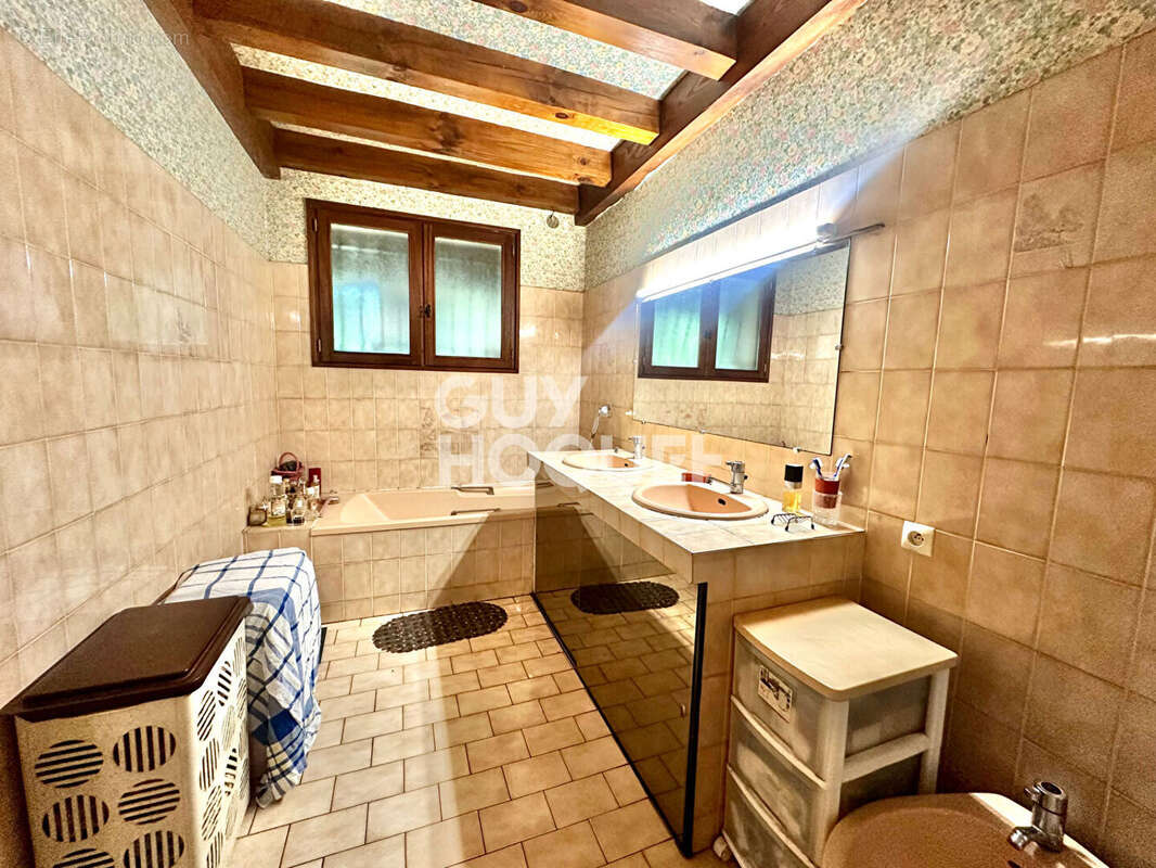 Maison au centre de Gujan Mestras 6 pièce(s) 155.33 m2 - photo 7