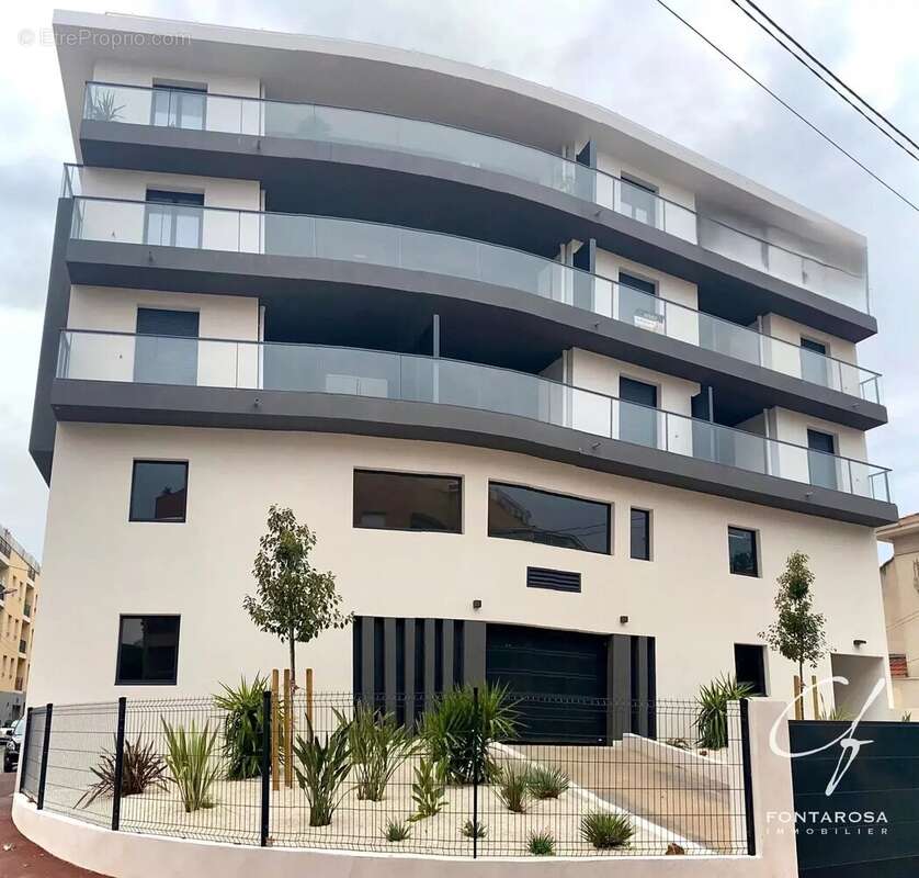 Appartement à FREJUS