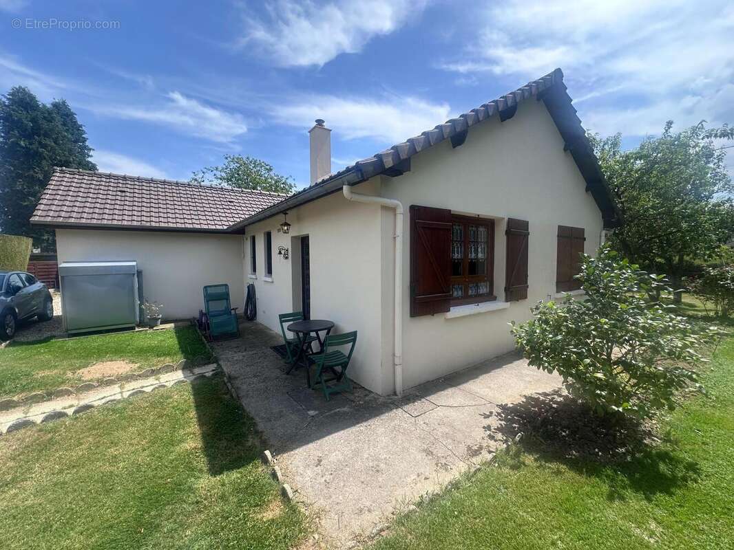 Photo 2 - Maison à SAINT-SYMPHORIEN