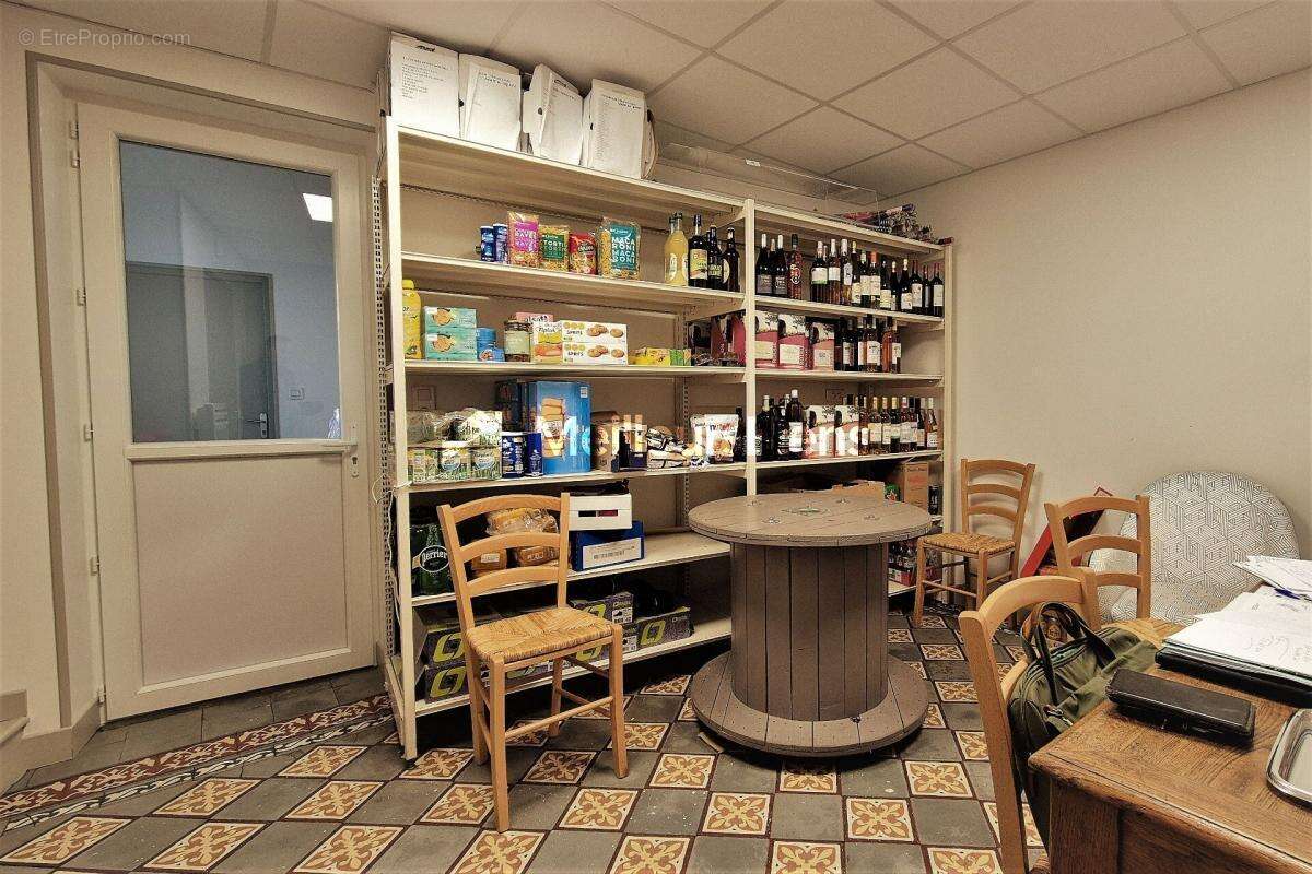 Commerce à LE BREUIL