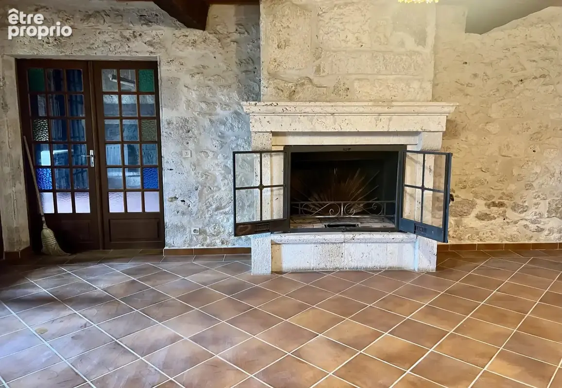 Ancienne ferme en pierre au calme – 145 m² habitables et beau potentiel - photo 7