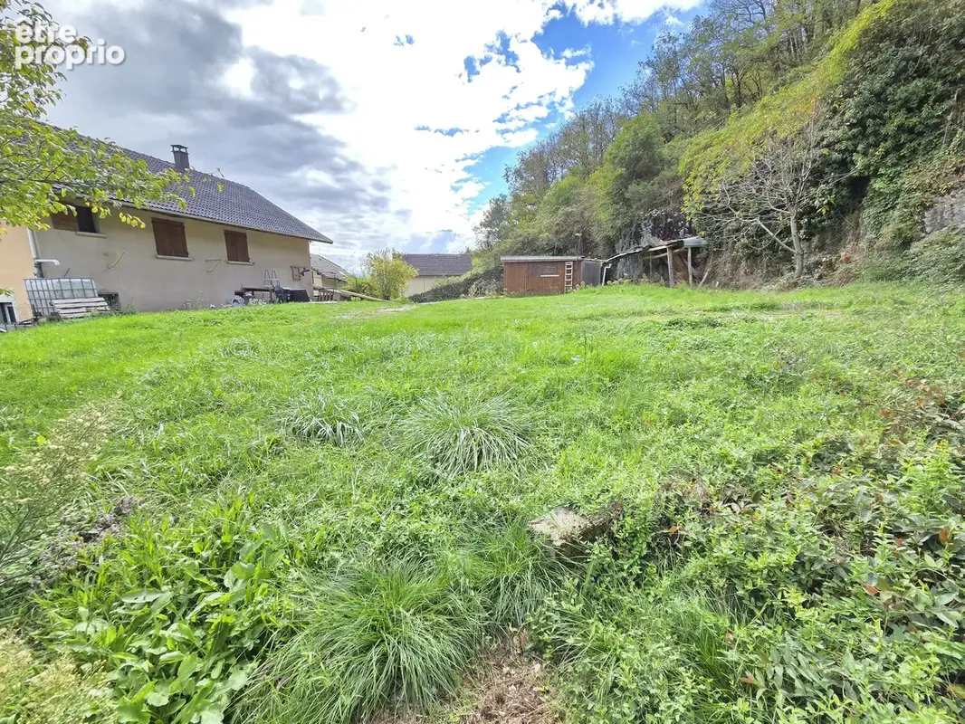 Terrain à GRESY-SUR-AIX