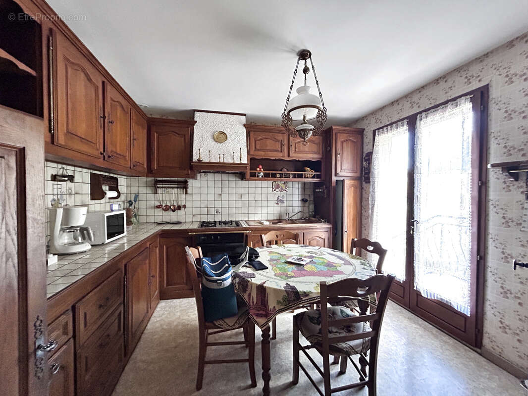 Maison à BEZ-ET-ESPARON