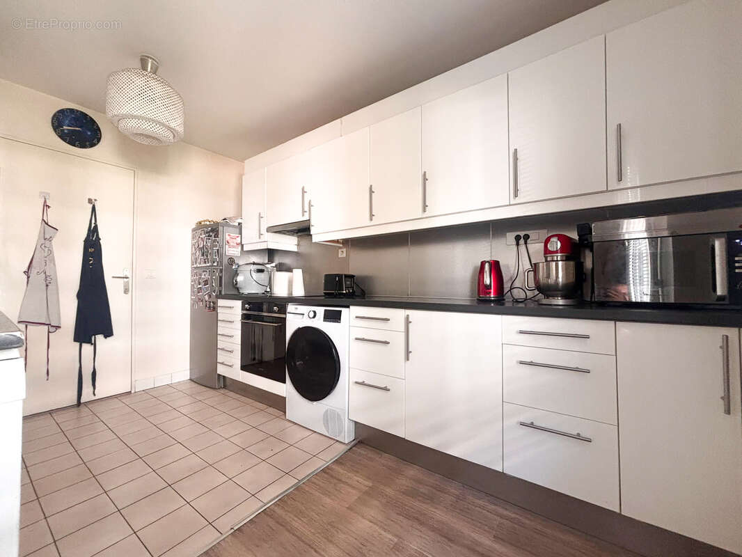 Secrétan / Meaux   Familial 4 pièces de 90 m2 avec double balcon - photo 3