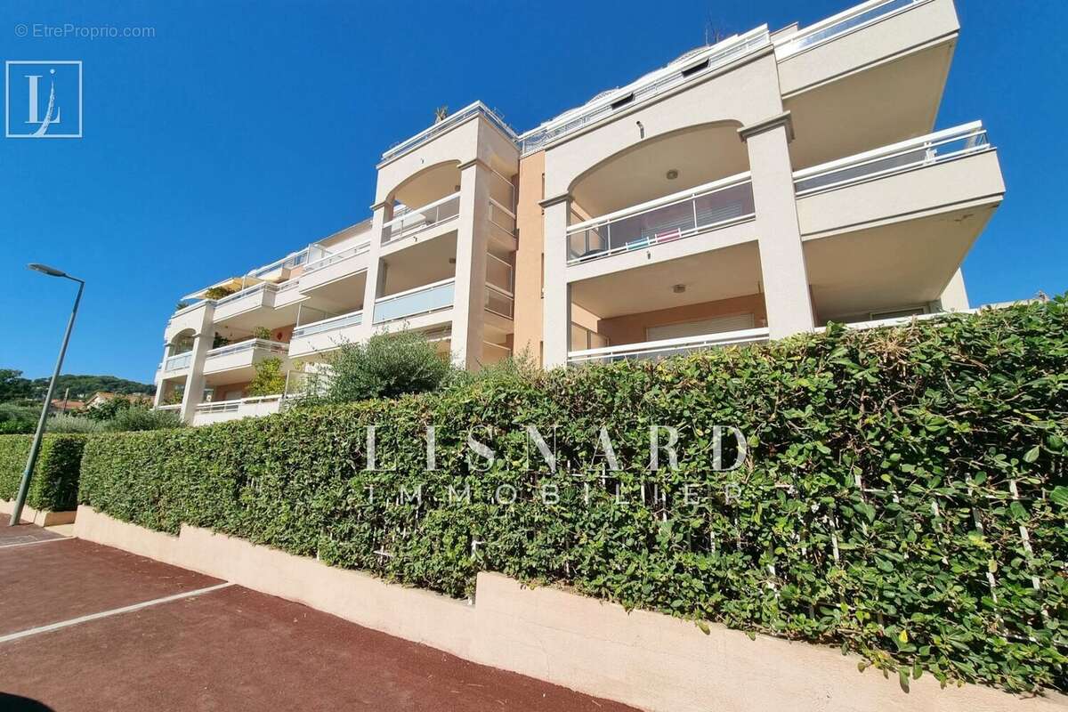 Appartement à VALLAURIS