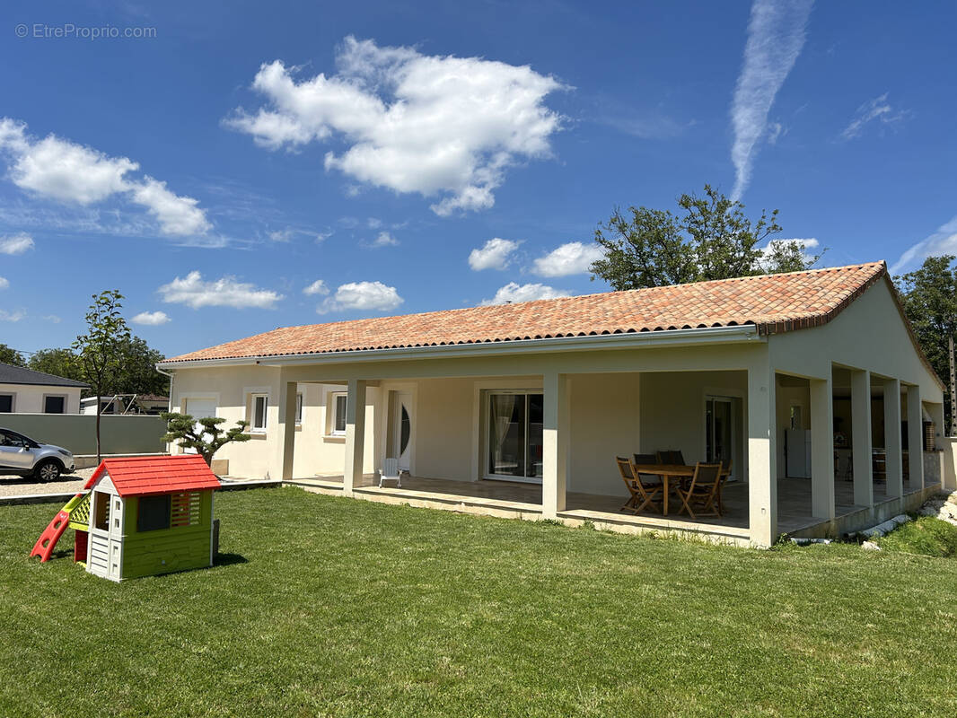 Maison à TERRASSON-LAVILLEDIEU